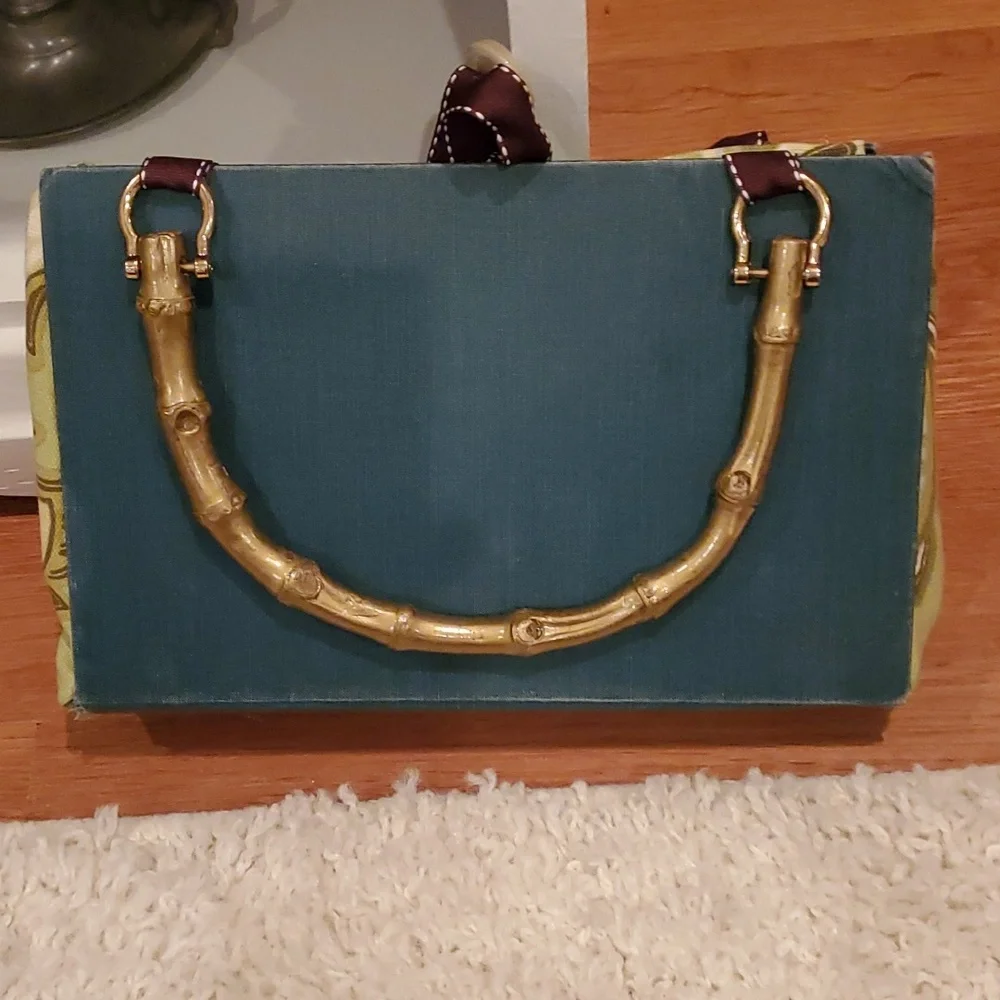 Book Purse - Picture 4 of 9